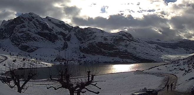 Llega la nieve a los Lagos de Covadonga